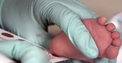 16 Yıllık Bebek Ölümü Gizemi Topuk Kanı Verileriyle Çözüldü: Anne ve Kardeşi Gözaltında