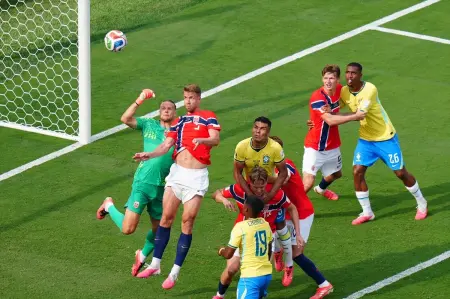 Norveçli futbolcuların Brezilya'ya karşı gol sevinci