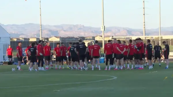 A Milli Futbol Takımı oyuncuları antrenman sırasında
