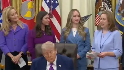ABD Başkanı Trump’tan Beyaz Saray’daki Etkinlikte Dikkat Çeken Görüntüler