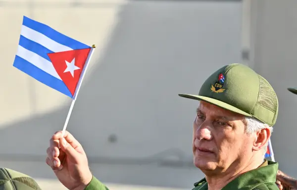 ABD'nin Küba'ya uyguladığı ekonomik yaptırımları simgeleyen bir görsel.