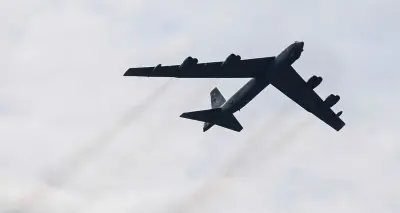 ABD Hava Kuvvetleri'ne Ait B-52 Bombardıman Uçağı Kaliforniya'da Düştü