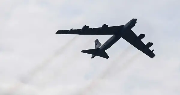 Edwards Hava Üssü'nde düşen B-52 bombardıman uçağının kaza yeri