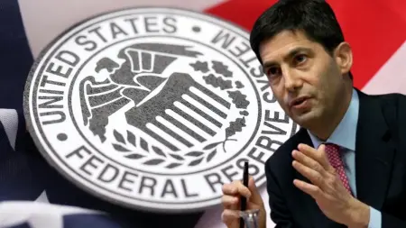 ABD Merkez Bankası binası önünde duran Kevin Warsh'un portresi