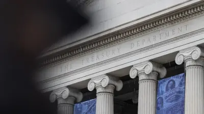ABD Hazine Bakanlığı binası ve finansal grafikler