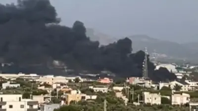 Adana Organize Sanayi Bölgesi'nde Dehşet: Yatak Fabrikası Küle Döndü, Gökyüzü Kara Dumanla Kaplandı