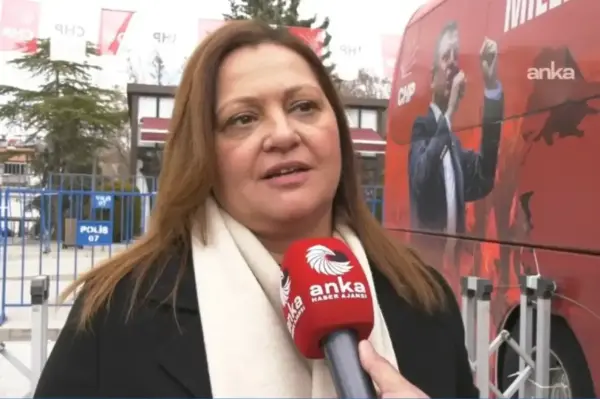 AKP Genel Başkan Yardımcısı ve Parti Sözcüsü Ömer Çelik konuşma yaparken