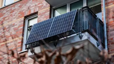 Almanya'da Balkon Devrimi: Tak-Çalıştır Güneş Panelleriyle 1 GW Eşiği Aşıldı!