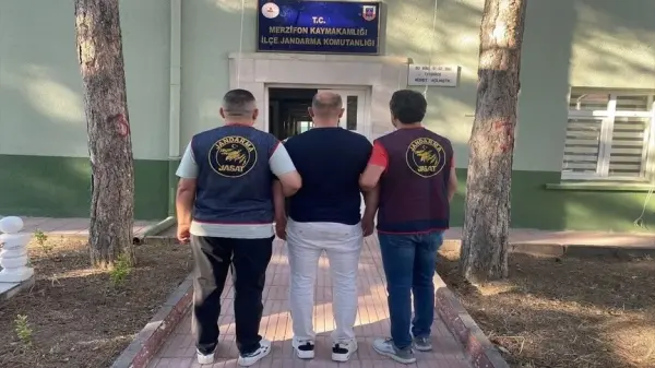 Amasya'da Interpol tarafından kırmızı bültenle aranan zanlının yakalanması operasyonu