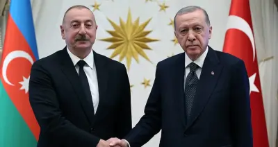 Türkiye ve Azerbaycan bayrakları, diplomatik ilişkiler