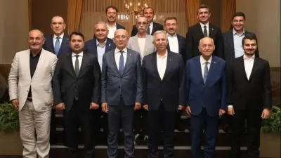 Ankara Kulislerinde Siyasi Hareketlilik: Belediye Başkanları Ziyaretleri ve Parti Değişikliği İddiaları