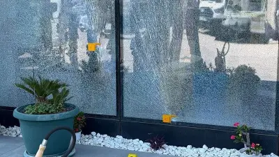 Antalya'da Otokoç Galerisine Silahlı Saldırı: Üç Şüpheli Gözaltında
