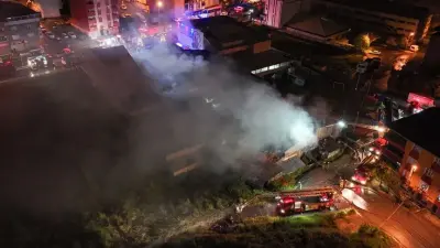 Arnavutköy'deki Ahşap Kalıp Fabrikasında Çıkan Yangın Kontrol Altına Alındı