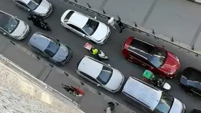 Avcılar'da Zincirleme Kaza Sonrası Sürücüye Yumruklu Tepki: Gergin Anlar Kamerada