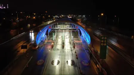 Avrasya Tüneli'nin gece çekilmiş bir görüntüsü