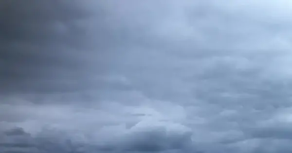 İrlanda bayrağı ve bir savaş gemisi silüetini temsil eden soyut bir görsel