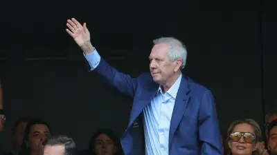 Aziz Yıldırım, Fenerbahçe'de 8 Yıl Aradan Sonra Yeniden Başkanlığa Seçildi