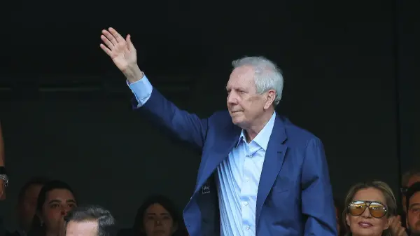 Aziz Yıldırım'ın Fenerbahçe başkanlığına seçilmesini simgeleyen görsel