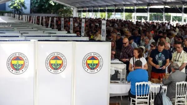 Fenerbahçe Kulübü Divan Kurulu'nun olağanüstü seçimli genel kurul sonuçlarını açıkladığı basın toplantısı.