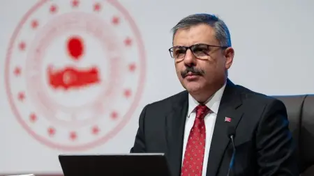 İçişleri Bakanı Çiftçi'nin basın toplantısında konuşurken çekilmiş fotoğrafı