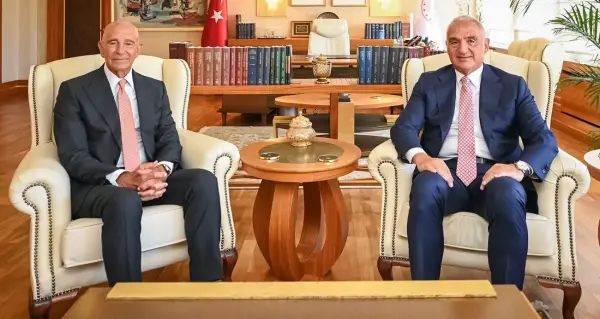 Kültür ve Turizm Bakanı Mehmet Nuri Ersoy ile ABD Büyükelçisi Tom Barrack'ın görüşmesinden bir kare