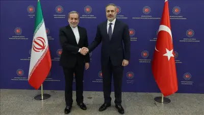 Bakan Fidan ve İranlı Mevkidaşı Arakçi Görüştü: Bölgesel Gerilim ve Müzakereler Masada