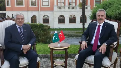 Bakan Fidan ve Pakistanlı Mevkidaşı Dar'dan İstanbul'da Kritik Görüşme