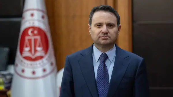 Bakan Gürlek, Anadolu Ajansı'nın Gazze'deki suçları belgeleyen Gazatrilogy platformunu destekliyor.