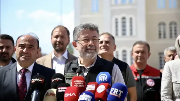 Tarım ve Orman Bakanı İbrahim Yumaklı, Seydikemer'deki tarımsal yatırım müjdesini açıklıyor.