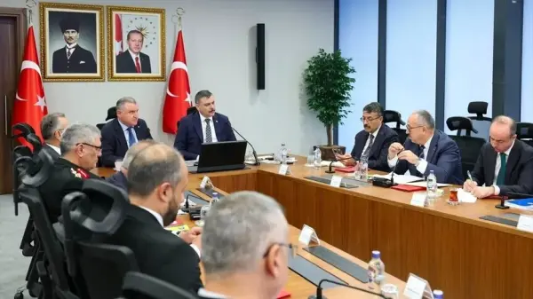 İçişleri ve Gençlik ve Spor Bakanlarının katıldığı yurt güvenliği toplantısından bir görüntü