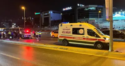Bakırköy E5'te Korkunç Kaza: Motosiklet Direğe Çarptı, 2 Can Aldı