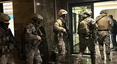 Barış Boyun Suç Örgütüne 7 İlde Şafak Operasyonu: 54 Şüpheli Hedef Alındı, Aralarında Avukatlar da Var