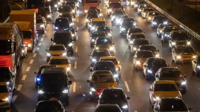 Bayram Tatili Yolculuklarında Trafik Yoğunluğu: Sakarya Hattında Uzun Kuyruklar