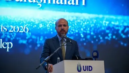 Bilal Erdoğan, Halep'te düzenlenen bir toplantıda konuşma yaparken