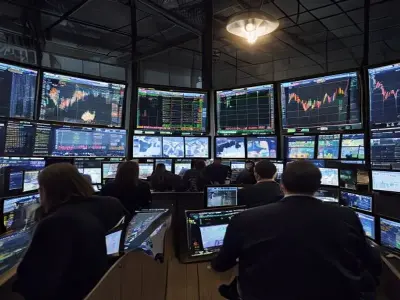 BIST 100 Günü Yatay Seyirle Tamamlarken, Ekonomik Veriler Piyasaların Odağında