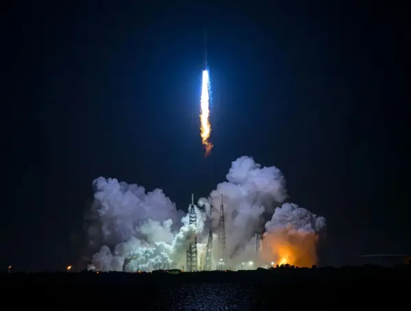Blue Origin New Glenn roketi Cape Canaveral'daki fırlatma rampasında