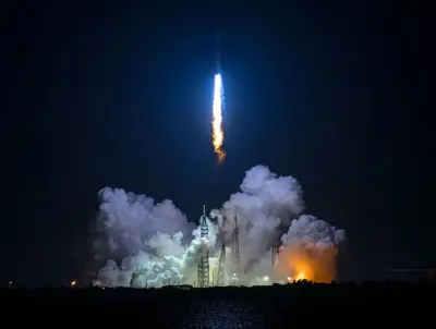 Blue Origin, 130 Milyar Dolarlık Değerlemeyle 10 Milyar Dolarlık Yatırım Topluyor: Uzay Yarışında Kritik Hamle
