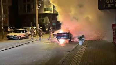 Bursa'da Seyir Halindeki Otomobil Alevlere Teslim Oldu: Can Kaybı Yok