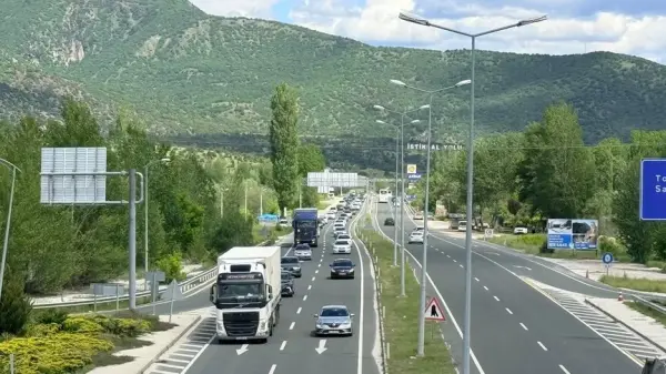Çankırı D-100 kara yolunda Kurban Bayramı trafik kısıtlamasını gösteren görsel
