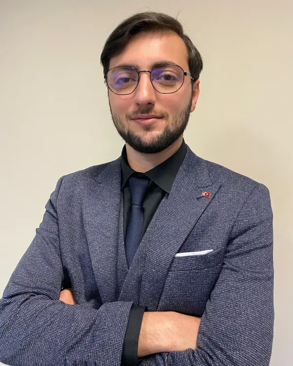 Cevdet Yılmaz yapay zeka zirvesinde konuşma yaparken