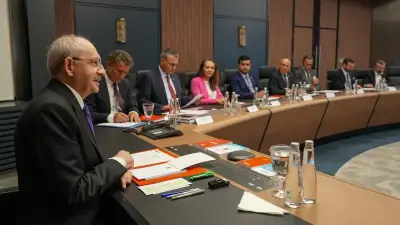 CHP'de Kritik Çarşamba: Görevden Alınmalar ve Olağanüstü Kurultay İmzaları Gündemde