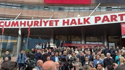 CHP Genel Merkezi'nde Kritik Saatler: 'Mutlak Butlan' Kararı Sonrası Arbede