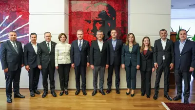 CHP'li Büyükşehir Belediye Başkanları Ankara'da Olağanüstü Zirveye Toplandı