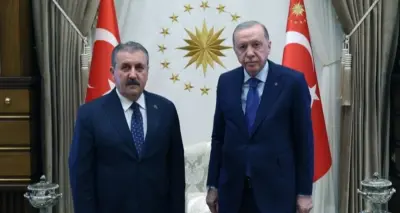 Cumhurbaşkanı Erdoğan ve BBP Genel Başkanı Destici'nin Cumhurbaşkanlığı Külliyesi'ndeki görüşmesinden bir kare.