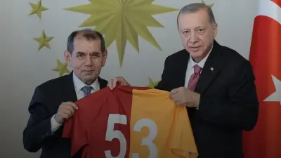 Cumhurbaşkanı Erdoğan'dan Galatasaray Başkanı Özbek ve Teknik Direktör Buruk'a Şampiyonluk Tebriği