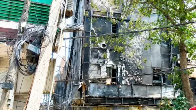 Delhi'de Çok Katlı Binada Yangın: Yabancı Uyruklular Dahil En Az 21 Kişi Hayatını Kaybetti
