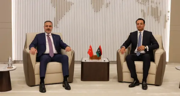 Dışişleri Bakanı Hakan Fidan ve Libya Kalkınma ve Yeniden İmar Fonu Başkanı Bilkasım Hafter Bingazi'de görüşürken