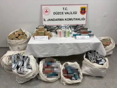 Düzce'de Kargo Operasyonu: İstanbul'a Sevk Edilmek İstenen Kaçak Ürünler Ele Geçirildi
