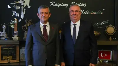 Edremit Belediye Başkanı Mehmet Ertaş ve 19 Meclis Üyesi CHP'den İstifa Ederek Yeni Parti'ye Katıldı