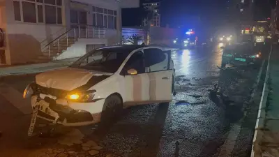 Elazığ'da Trafik Işıklarında Meydana Gelen Zincirleme Kaza: 3 Yaralı